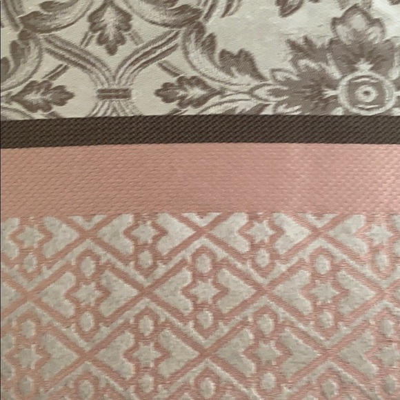 Meet your Posher, Mindy - Picture 1 of 1